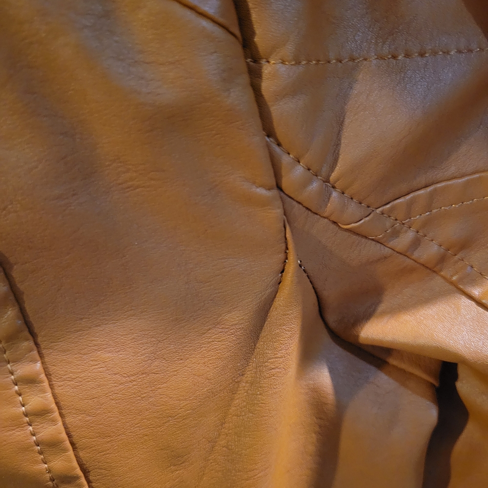 Women's Stylish Tan Leather Jacket - Picture 4 of 7